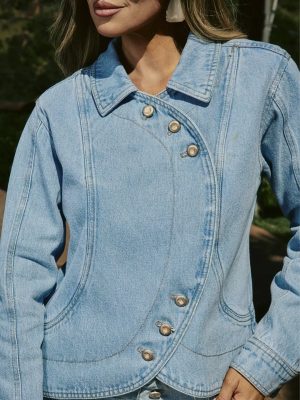 Jaqueta jeans assimétrica